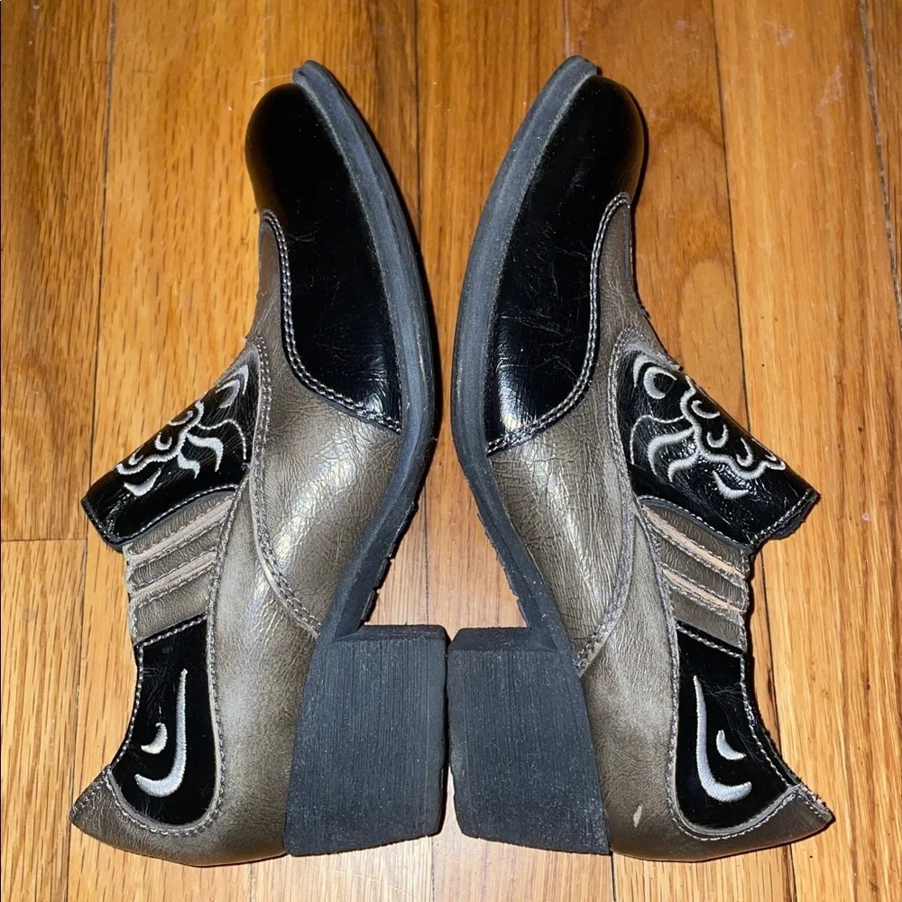 Born Napa Booties.  Leather.  Embroidered.  Floral Design. Size 7.